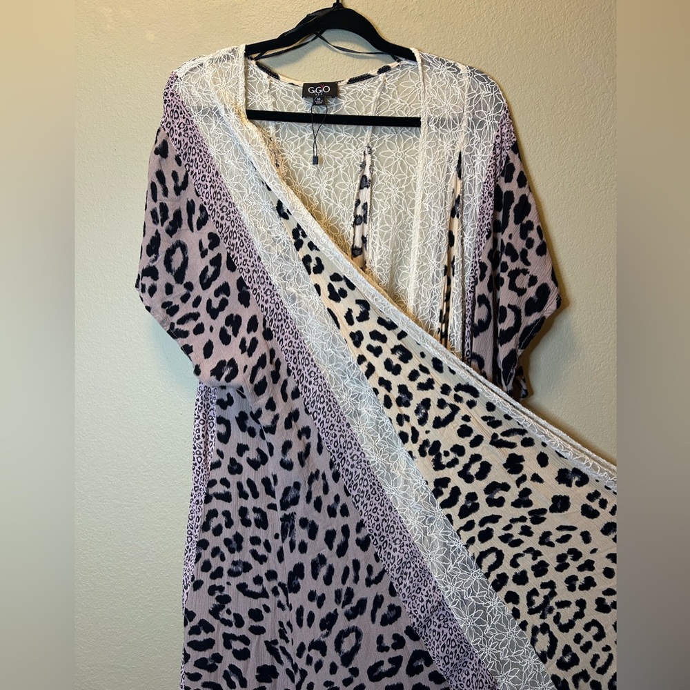 NWOT GiGiO Leopard and Lace Kimono